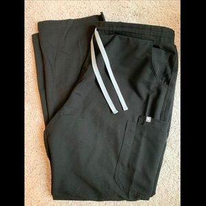 Black yola figs scrub pants size large